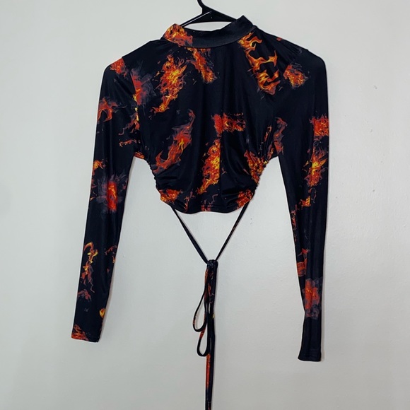 Super cropped flame tie up top cutout back - Picture 2 of 5
